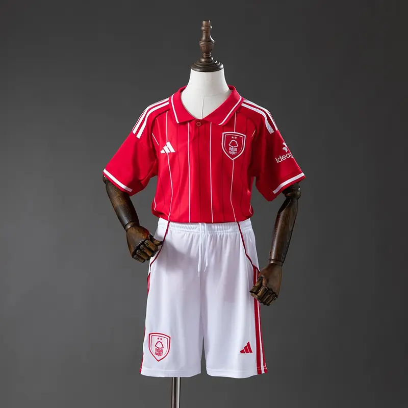 Nottingham Forest 25/26 Home Kids Jersey Size: 16-28