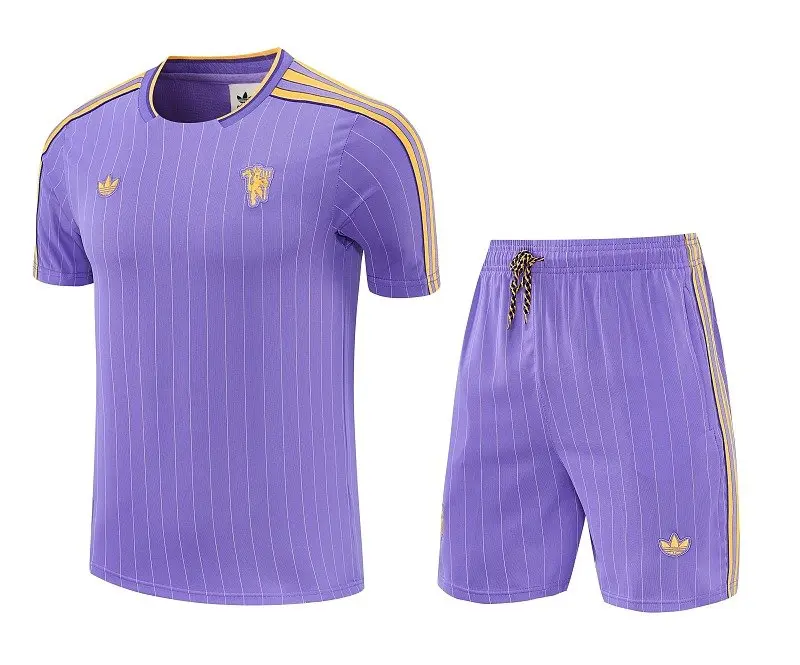 2526 Retro Manchester United 24